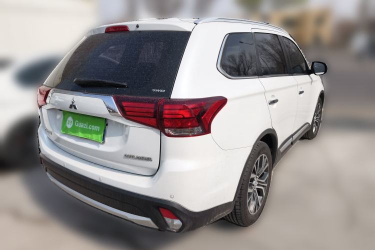 Used Mitsubishi Outlander 2018 2.4L 4x4 Elite Edition 5 Seats Rear Right 45 Deg