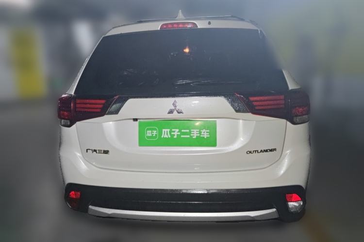 Used Mitsubishi Outlander 2018 2.0L Two-Wheel Drive Glory Edition 5 Seats Rear