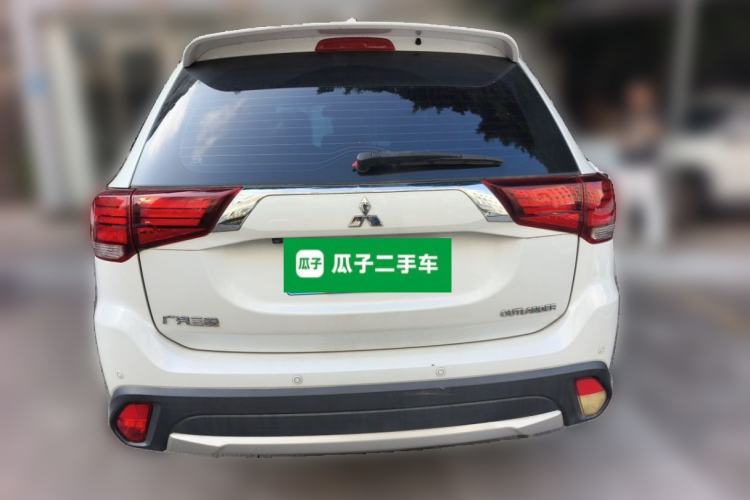 Used Mitsubishi Outlander 2018 2.4L 4x4 Elite Edition 5 Seats Rear