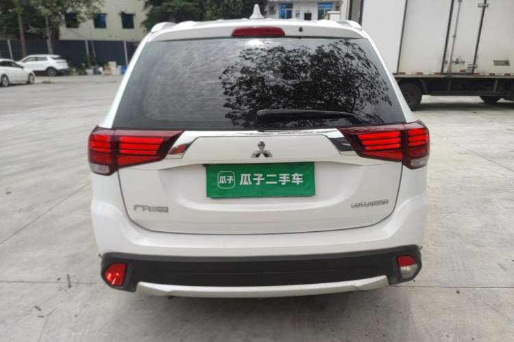 Used Mitsubishi Outlander 2018 2.0L Two-Wheel Drive Glory Edition 5 Seats Rear