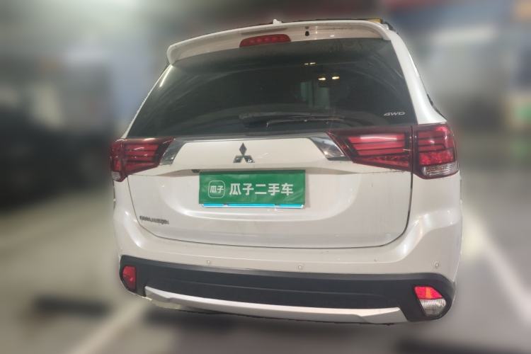 Used Mitsubishi Outlander 2018 2.4L 4x4 Elite Edition 5 Seats Rear