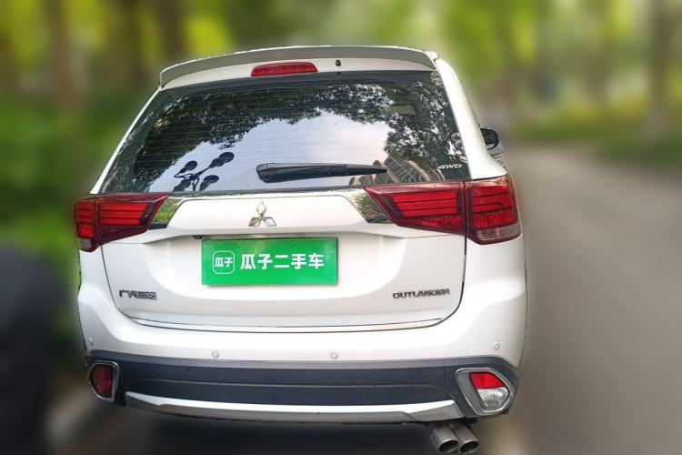 Used Mitsubishi Outlander 2018 2.4L 4x4 Elite Edition 5 Seats Rear
