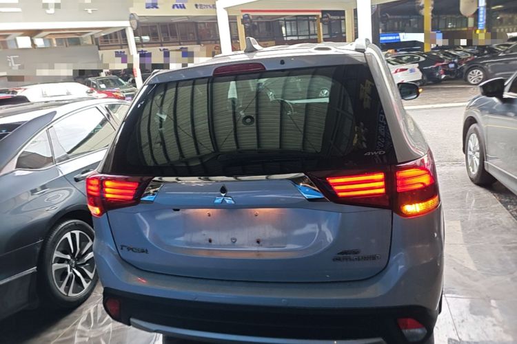 Used Mitsubishi Outlander 2018 2.4L 4x4 Elite Edition 5 Seats Rear