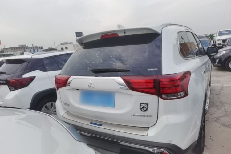 Used Mitsubishi Outlander 2018 2.4L 4x4 Elite Edition 5 Seats Rear
