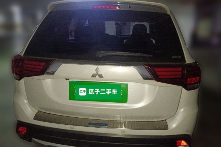 Used Mitsubishi Outlander 2018 2.4L 4x4 Elite Edition 5 Seats Rear