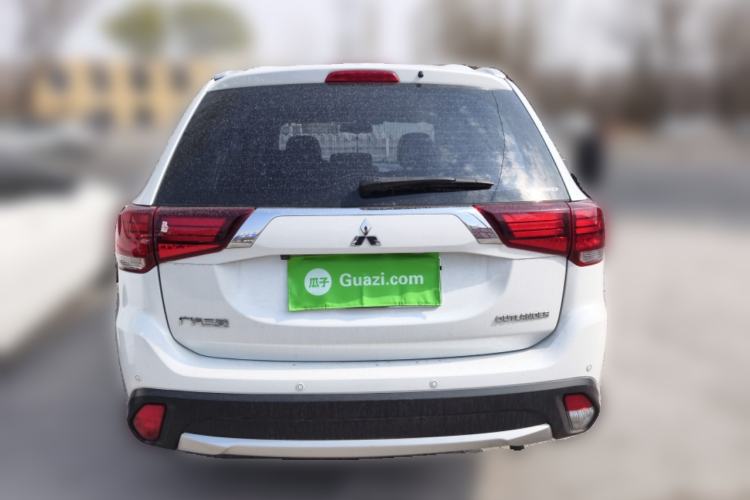 Used Mitsubishi Outlander 2018 2.4L 4x4 Elite Edition 5 Seats Rear