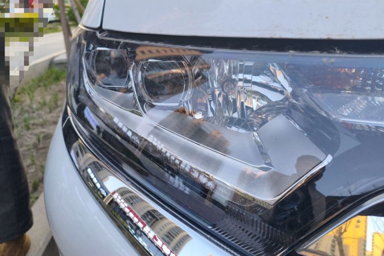 Used Mitsubishi Outlander 2018 2.4L 4x4 Elite Edition 5 Seats Right Front Headlight