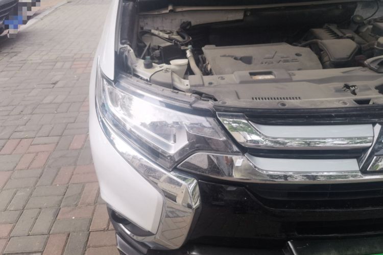 Used Mitsubishi Outlander 2018 2.0L Two-Wheel Drive Glory Edition 5 Seats Right Front Headlight
