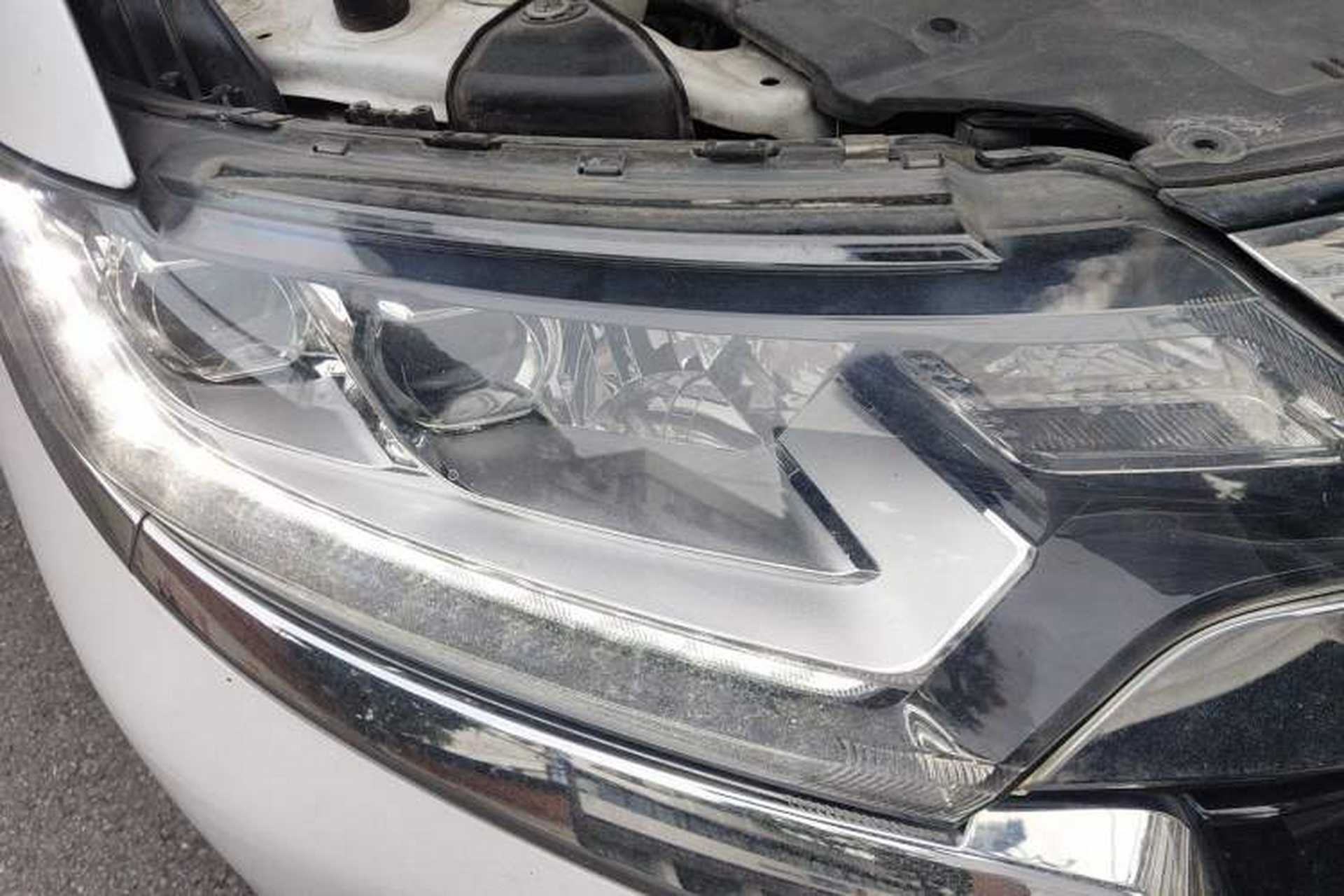 Used Mitsubishi Outlander 2018 2.4L 4x4 Luxury Edition 7-Seater Right Front Headlight