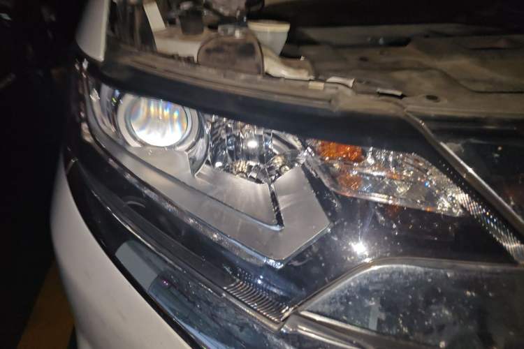 Used Mitsubishi Outlander 2018 2.0L Two-Wheel Drive Glory Edition 5 Seats Right Front Headlight