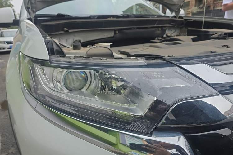 Used Mitsubishi Outlander 2018 2.0L Two-Wheel Drive Glory Edition 5 Seats Right Front Headlight