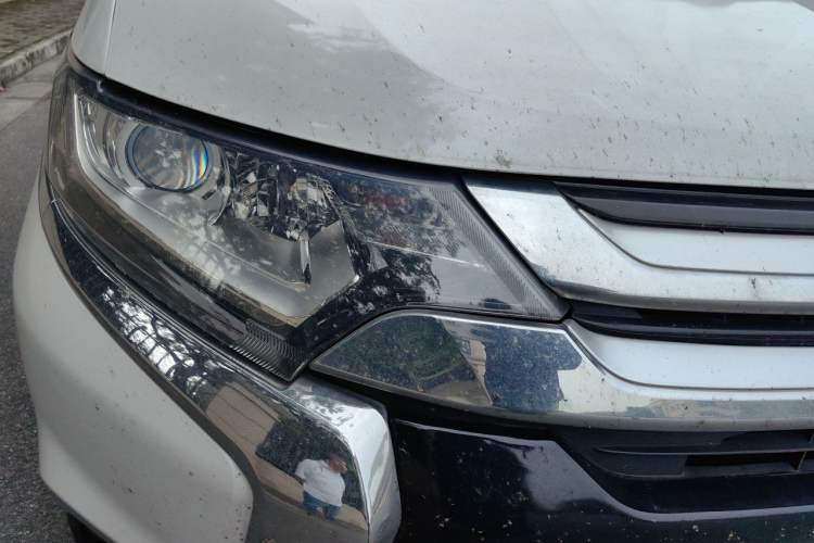 Used Mitsubishi Outlander 2018 2.0L Two-Wheel-Drive Jiale Edition 7-Seater Right Front Headlight