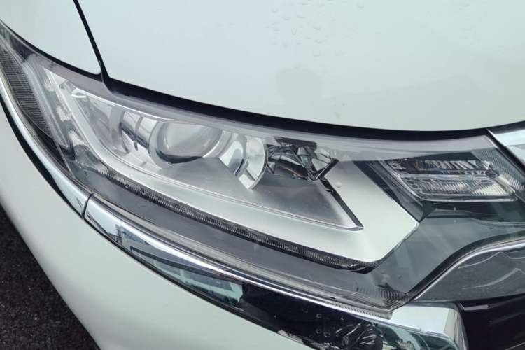 Used Mitsubishi Outlander 2018 2.0L Two-Wheel Drive Glory Edition 5 Seats Right Front Headlight