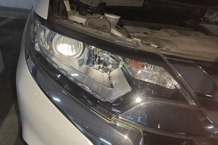 Used Mitsubishi Outlander 2018 2.0L Two-Wheel Drive Glory Edition 5 Seats Right Front Headlight