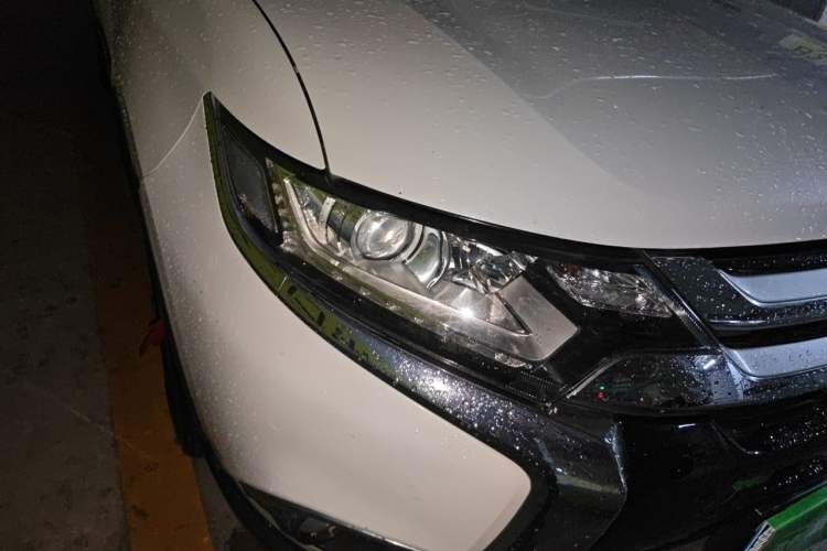 Used Mitsubishi Outlander 2018 2.0L Two-Wheel Drive Glory Edition 5 Seats Right Front Headlight