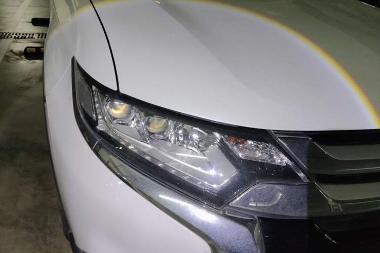 Used Mitsubishi Outlander 2018 2.4L 4x4 Elite Edition 5 Seats Right Front Headlight