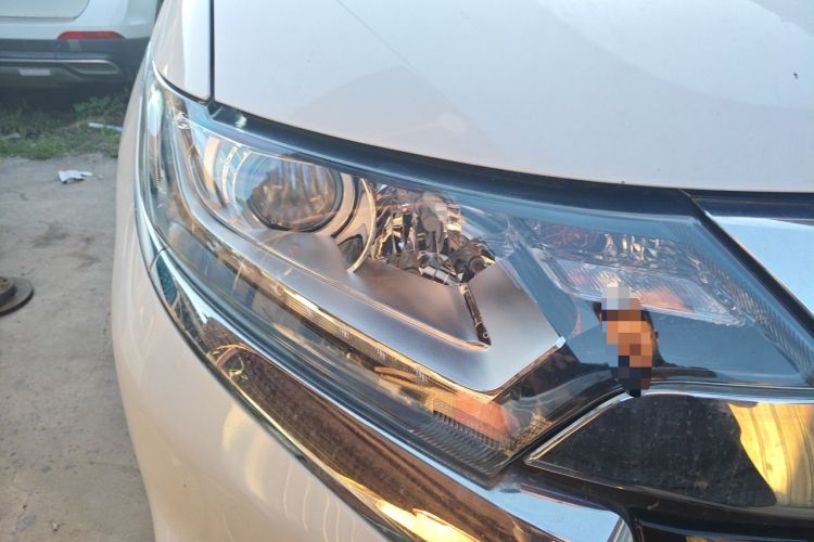 Used Mitsubishi Outlander 2018 2.0L Two-Wheel Drive Glory Edition 5 Seats Right Front Headlight