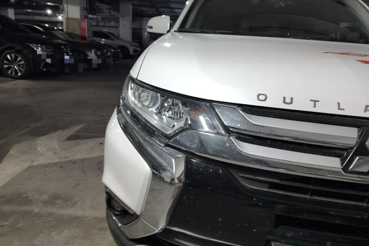 Used Mitsubishi Outlander 2018 2.0L Two-Wheel-Drive Jiale Edition 7-Seater Right Front Headlight