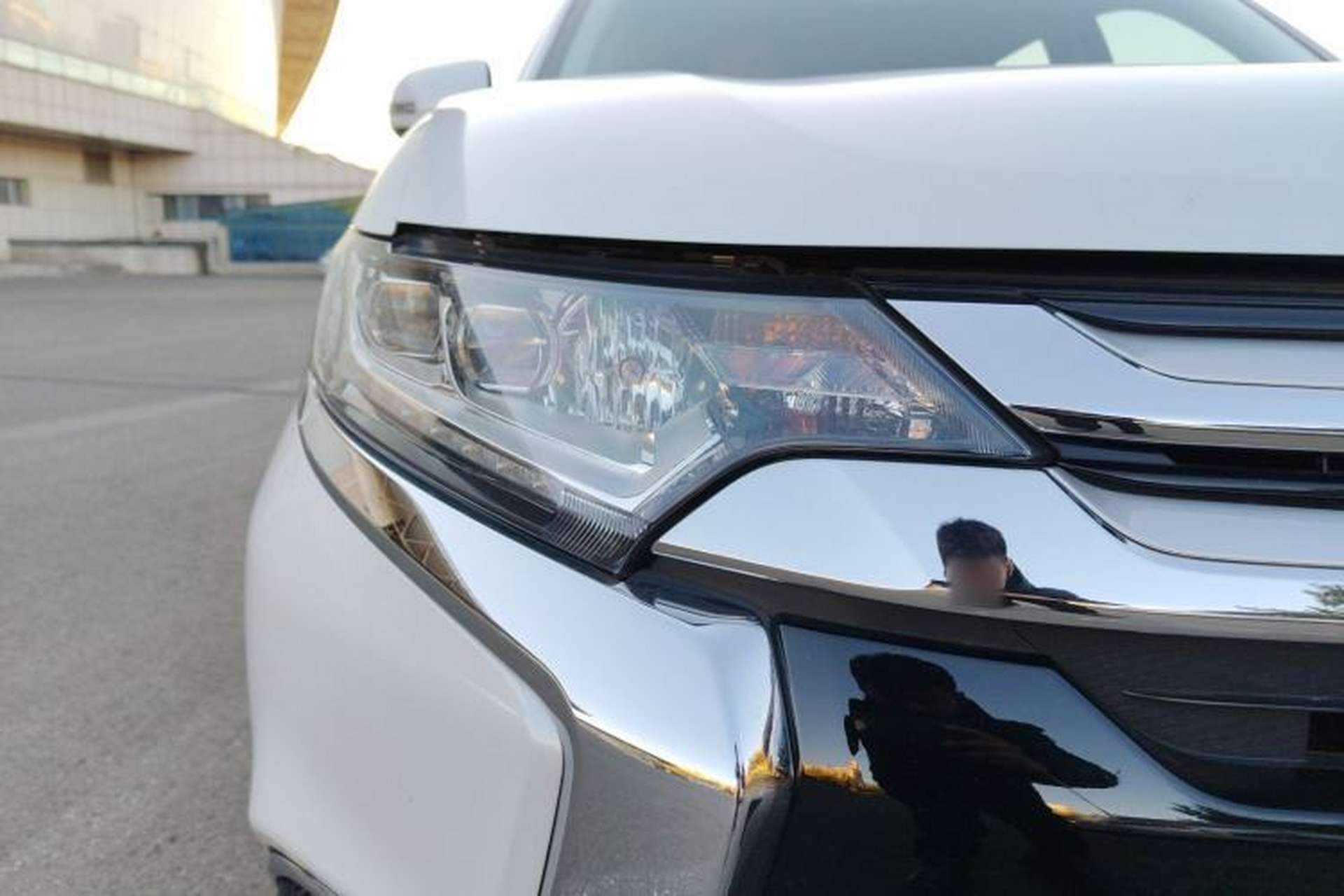 Used Mitsubishi Outlander 2018 2.4L 4x4 Elite Edition 5 Seats Right Front Headlight