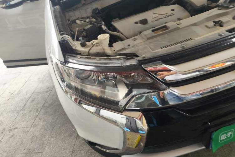 Used Mitsubishi Outlander 2018 2.0L Two-Wheel Drive Glory Edition 5 Seats Right Front Headlight