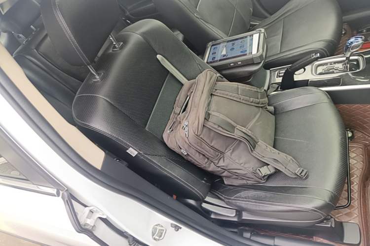 Used Mitsubishi Outlander 2018 2.0L Two-Wheel Drive Glory Edition 5 Seats Right Front Seat