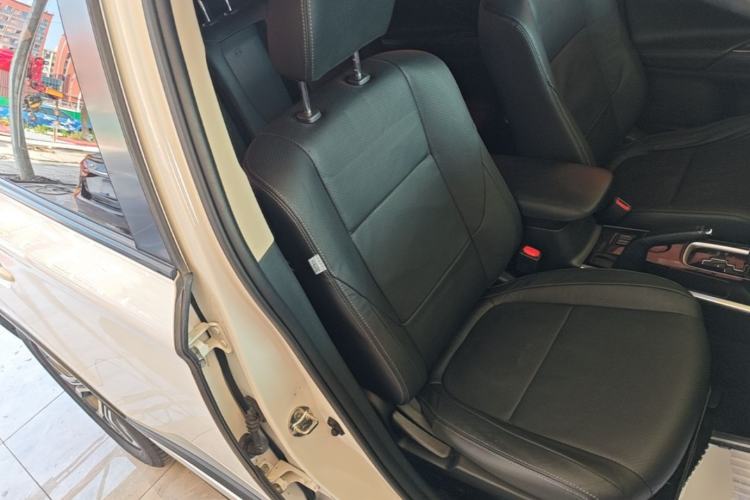 Used Mitsubishi Outlander 2018 2.0L Two-Wheel-Drive Jiale Edition 7-Seater Right Front Seat