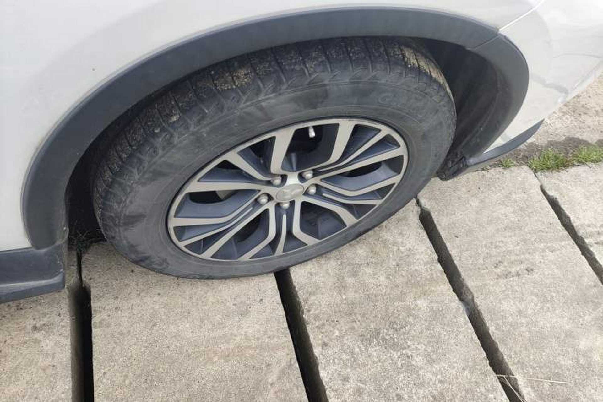 Used Mitsubishi Outlander 2018 2.0L Two-Wheel-Drive Jiale Edition 7-Seater Right Front Wheel Hub