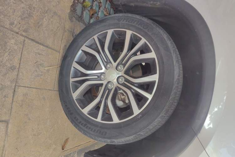 Used Mitsubishi Outlander 2018 2.0L Two-Wheel-Drive Jiale Edition 7-Seater Right Front Wheel Hub