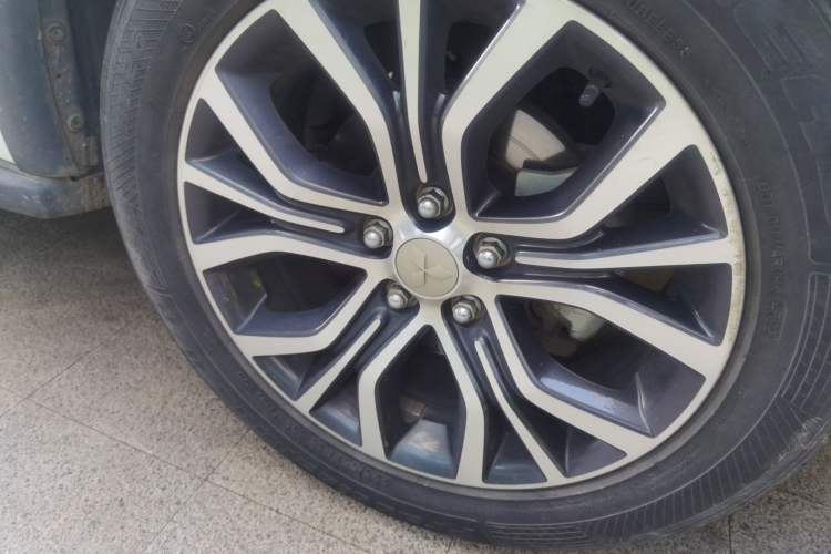 Used Mitsubishi Outlander 2018 2.0L Two-Wheel-Drive Jiale Edition 7-Seater Right Front Wheel Hub