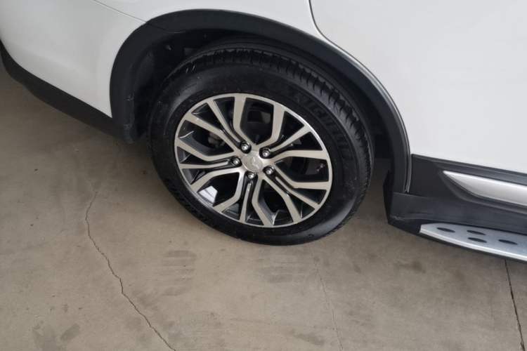 Used Mitsubishi Outlander 2018 2.0L Two-Wheel Drive Glory Edition 5 Seats Right Rear Wheel Hub