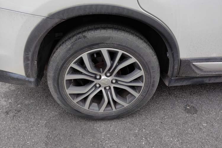 Used Mitsubishi Outlander 2018 2.0L Two-Wheel Drive Glory Edition 5 Seats Right Rear Wheel Hub