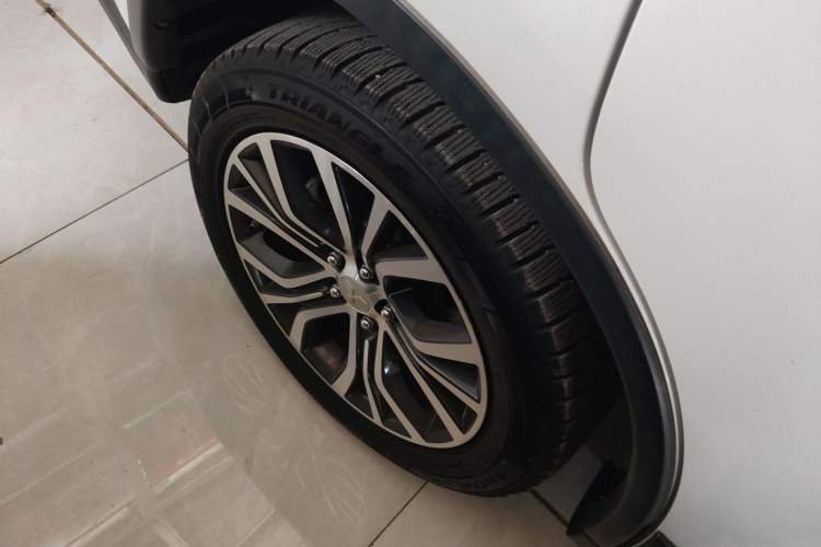 Used Mitsubishi Outlander 2018 2.0L Two-Wheel Drive Glory Edition 5 Seats Right Rear Wheel Hub