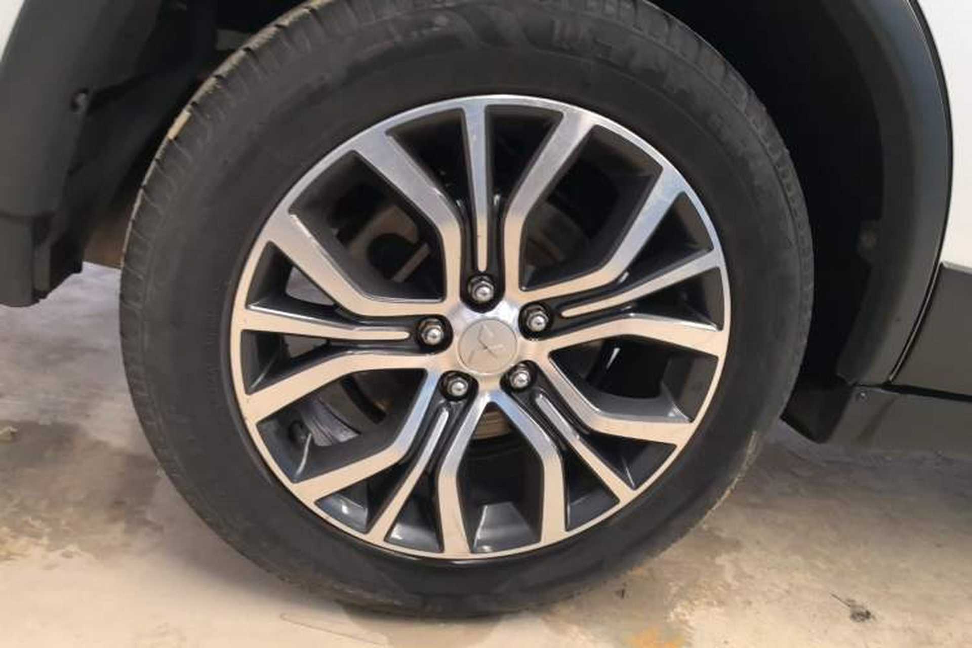 Used Mitsubishi Outlander 2018 2.0L Two-Wheel Drive Glory Edition 5 Seats Right Rear Wheel Hub