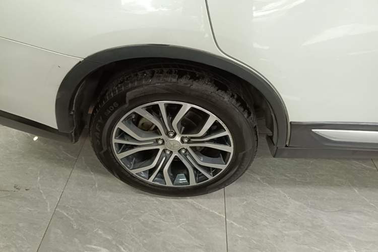 Used Mitsubishi Outlander 2018 2.0L Two-Wheel Drive Glory Edition 5 Seats Right Rear Wheel Hub