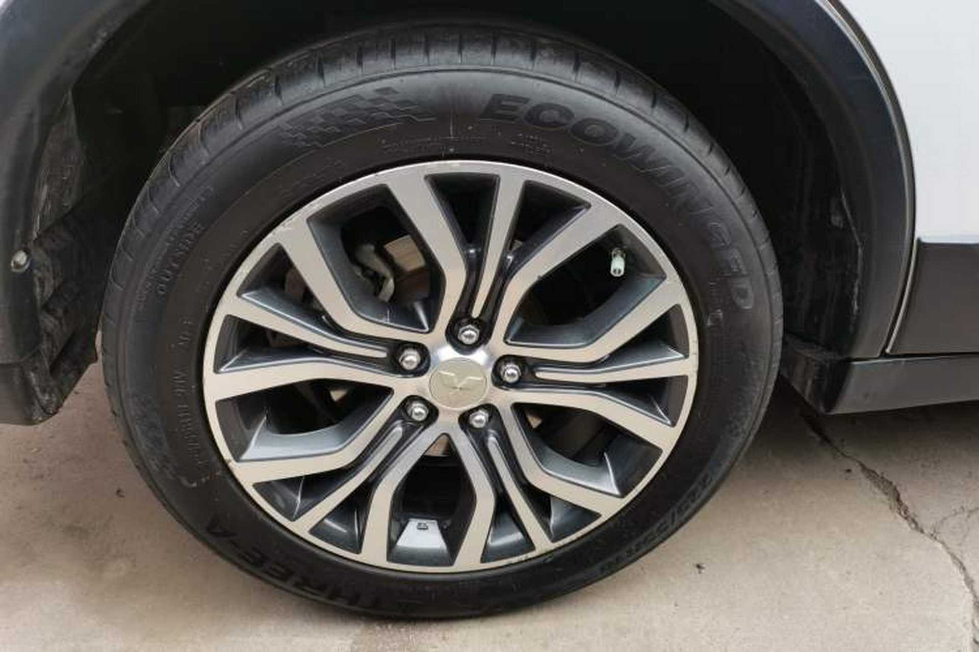 Used Mitsubishi Outlander 2018 2.0L Two-Wheel Drive Glory Edition 5 Seats Right Rear Wheel Hub