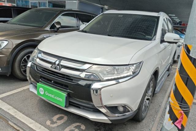 Used Mitsubishi Outlander 2018 2.0L Two-Wheel-Drive Jiale Edition 7-Seater