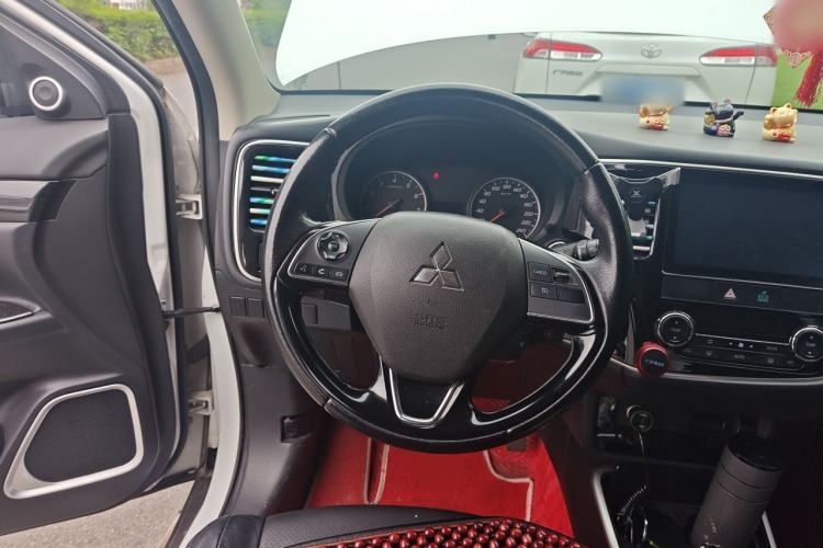 Used Mitsubishi Outlander 2018 2.0L Two-Wheel-Drive Jiale Edition 7-Seater Steering Wheel