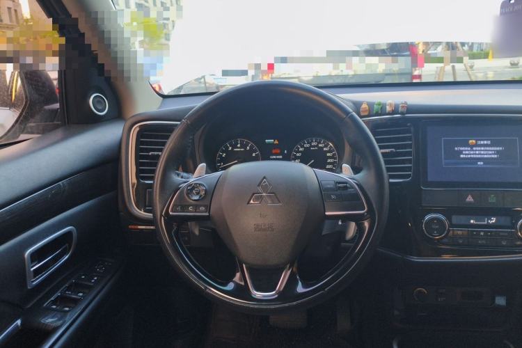 Used Mitsubishi Outlander 2018 2.4L 4x4 Elite Edition 5 Seats Steering Wheel