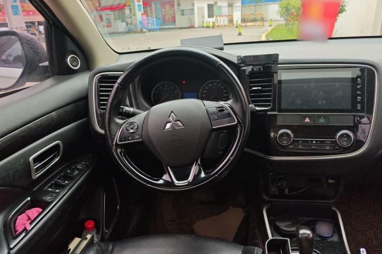 Used Mitsubishi Outlander 2018 2.0L Two-Wheel-Drive Jiale Edition 7-Seater Steering Wheel