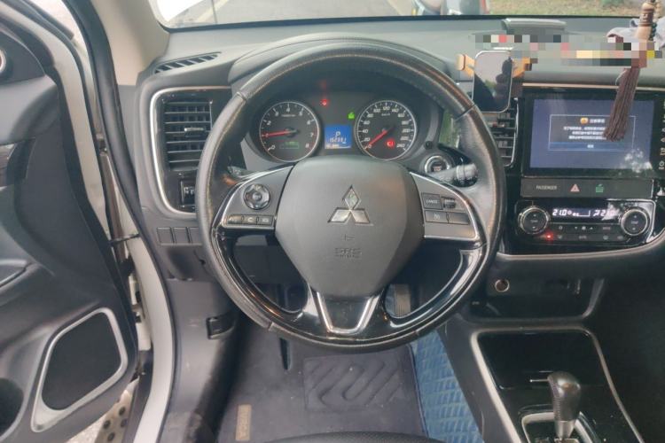 Used Mitsubishi Outlander 2018 2.0L Two-Wheel-Drive Jiale Edition 7-Seater Steering Wheel