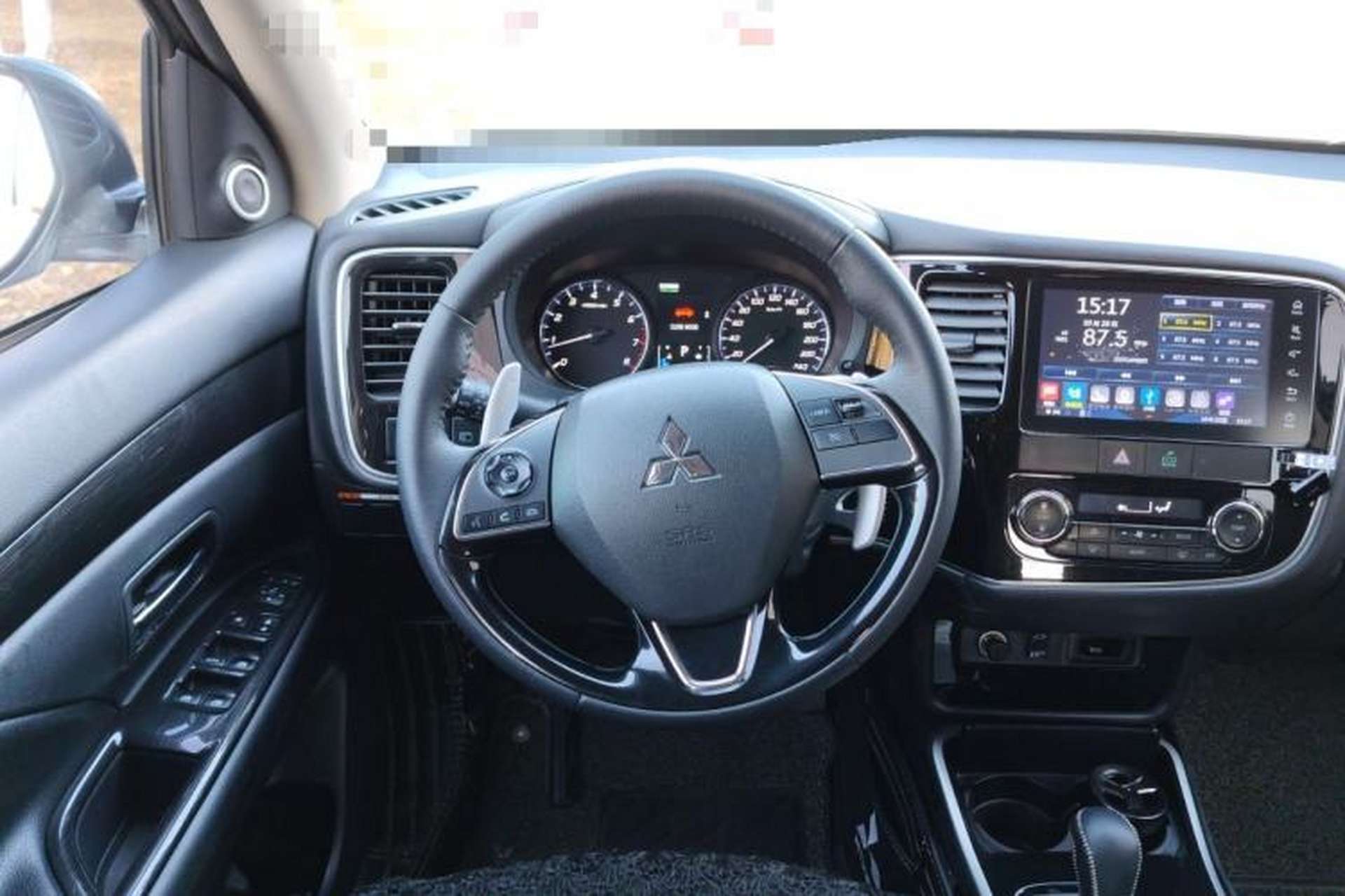 Used Mitsubishi Outlander 2018 2.4L 4x4 Elite Edition 5 Seats Steering Wheel