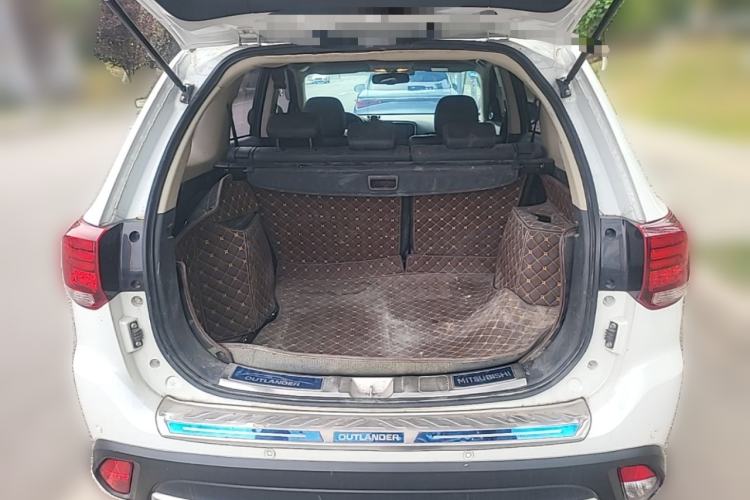 Used Mitsubishi Outlander 2018 2.0L Two-Wheel Drive Glory Edition 5 Seats Trunk
