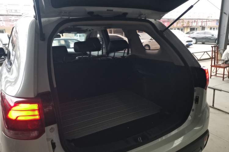 Used Mitsubishi Outlander 2018 2.0L Two-Wheel Drive Glory Edition 5 Seats Trunk