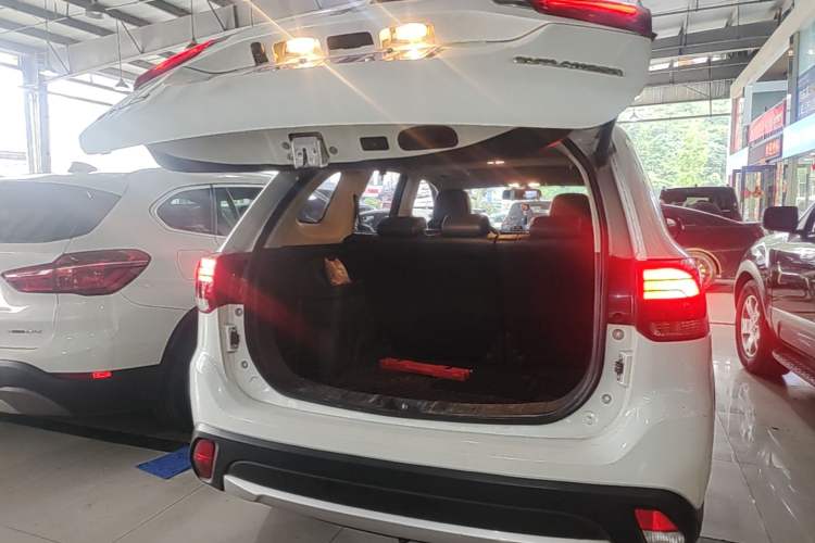 Used Mitsubishi Outlander 2018 2.0L Two-Wheel Drive Glory Edition 5 Seats Trunk