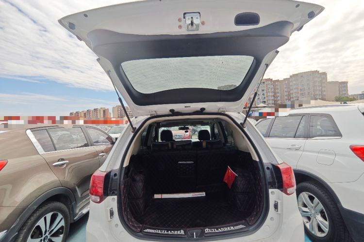 Used Mitsubishi Outlander 2018 2.0L Two-Wheel Drive Glory Edition 5 Seats Trunk