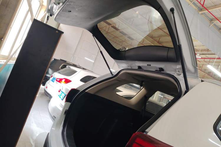 Used Mitsubishi Outlander 2018 2.0L Two-Wheel Drive Glory Edition 5 Seats Trunk