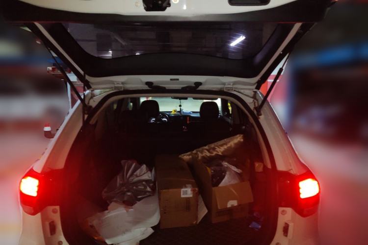 Used Mitsubishi Outlander 2018 2.4L 4x4 Luxury Edition 7-Seater Trunk