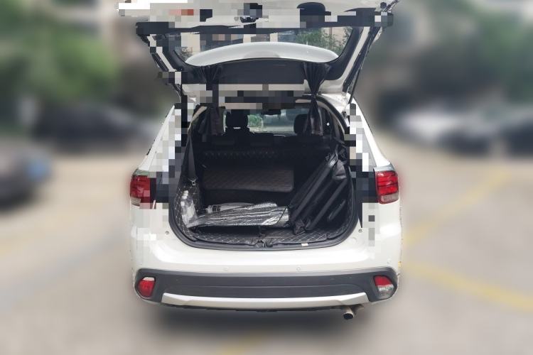 Used Mitsubishi Outlander 2018 2.4L 4x4 Luxury Edition 7-Seater Trunk