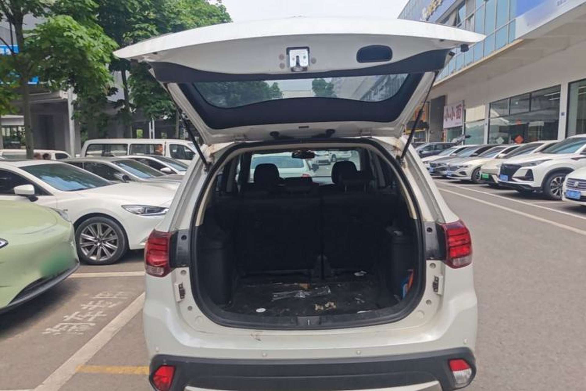 Used Mitsubishi Outlander 2018 2.0L Two-Wheel Drive Glory Edition 5 Seats Trunk
