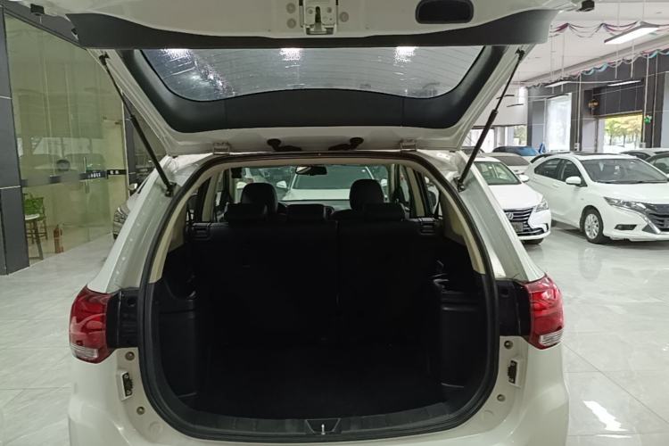 Used Mitsubishi Outlander 2018 2.0L Two-Wheel Drive Glory Edition 5 Seats Trunk